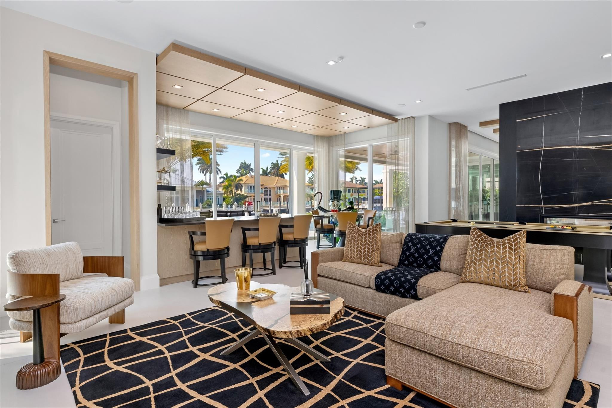 DEL LAGO ISLE - Residential