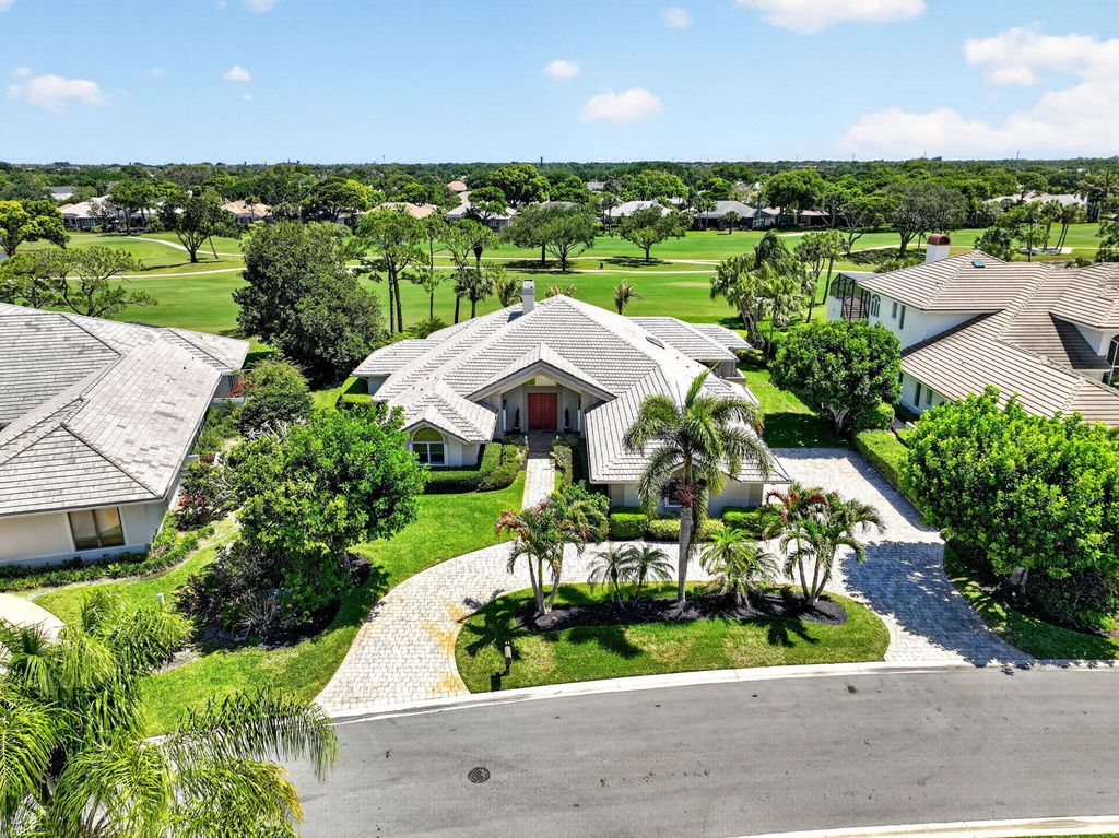 Photo of 6711 SE Barrington Drive, Stuart, FL 34997 (MLS # B26022201)
