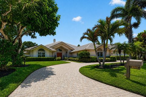 Photo of 6711 SE Barrington Drive, Stuart, FL 34997 (MLS # B26022201)