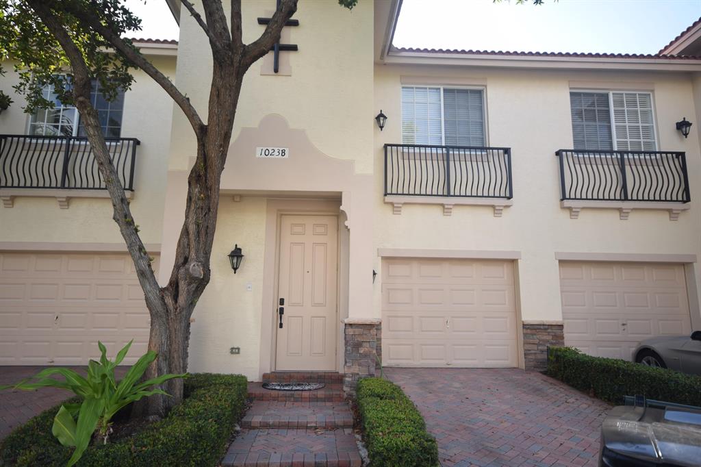 VILLAGE AT SWINTON SQUARE CONDO - Residential Lease