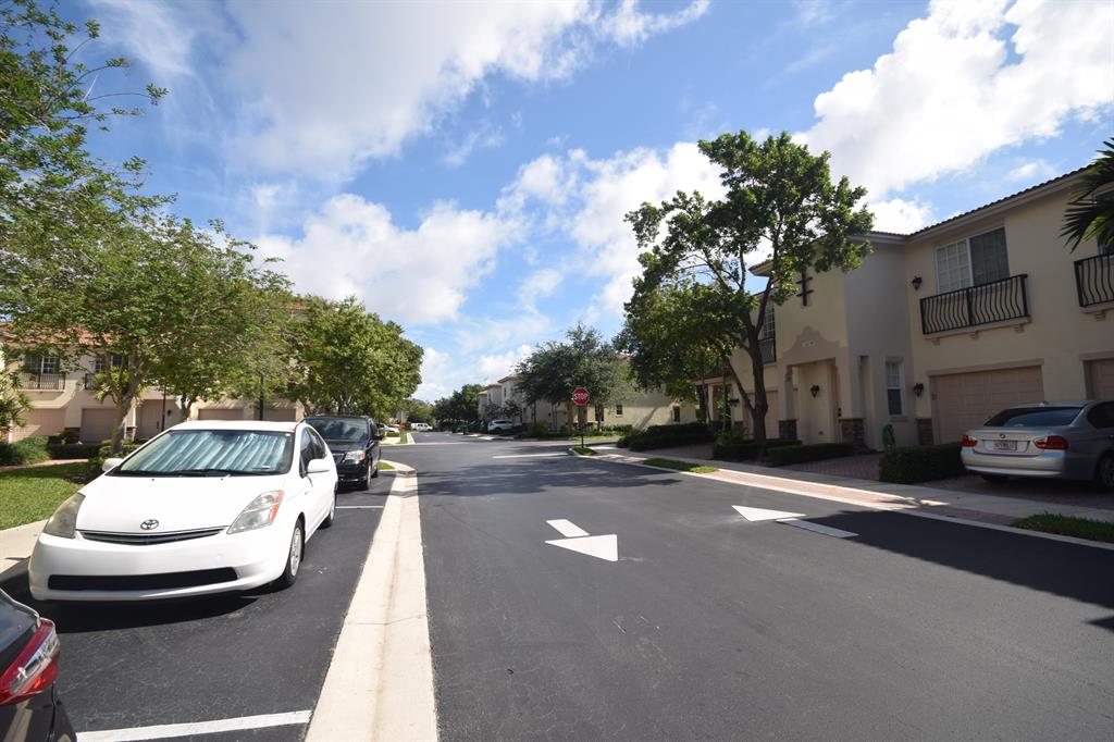 VILLAGE AT SWINTON SQUARE CONDO - Residential Lease