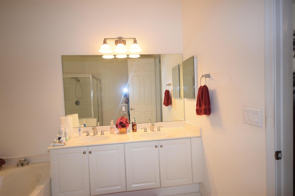 VILLAGE AT SWINTON SQUARE CONDO - Residential Lease