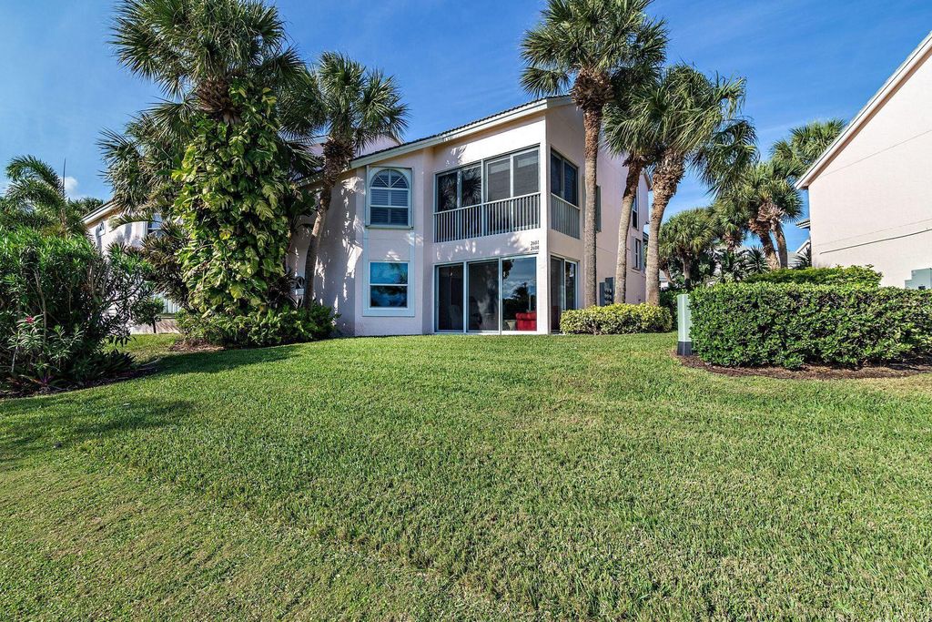 Photo of 2601 Fairway Drive N, Jupiter, FL 33477 (MLS # R11114903)
