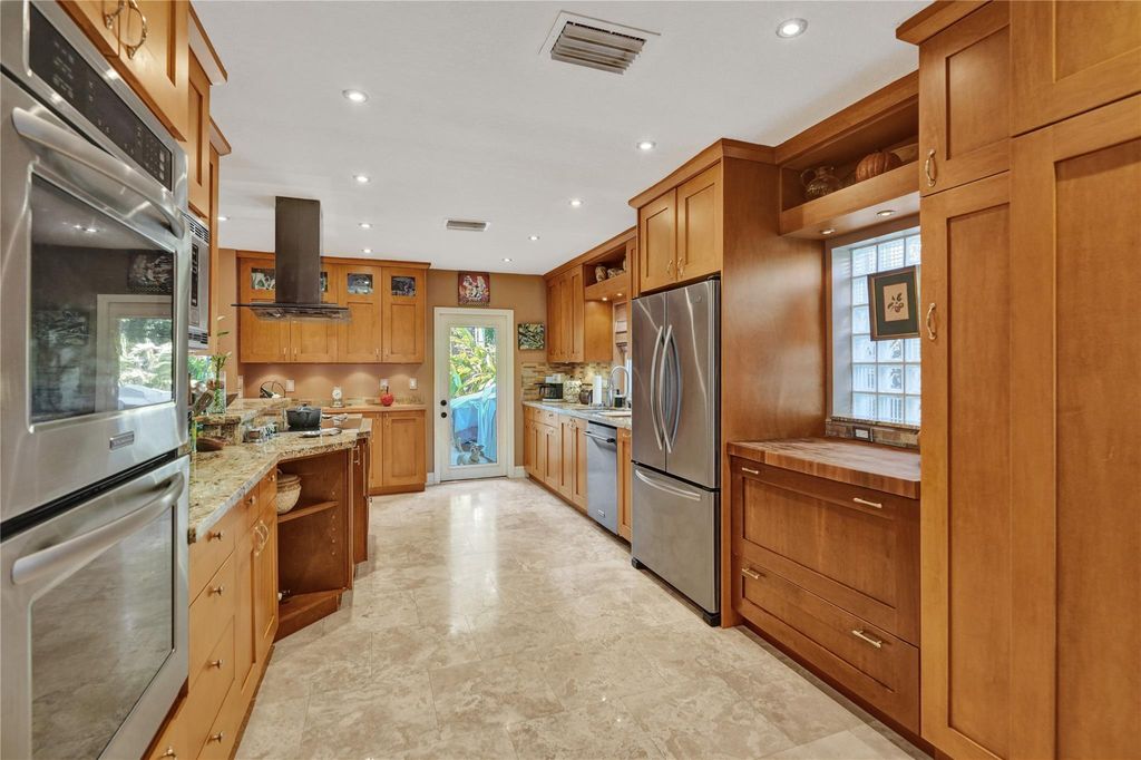 Photo of 1419 NE 17th Terrace, Fort Lauderdale, FL 33304 (MLS # F10472332)