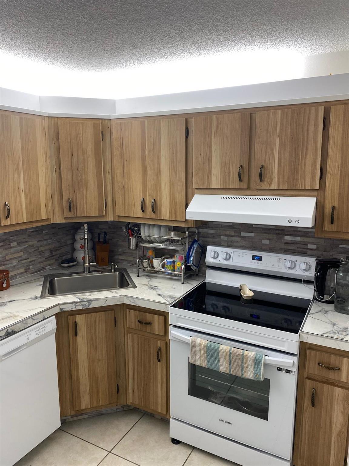 PINE RIDGE IV CONDO - Residential Lease