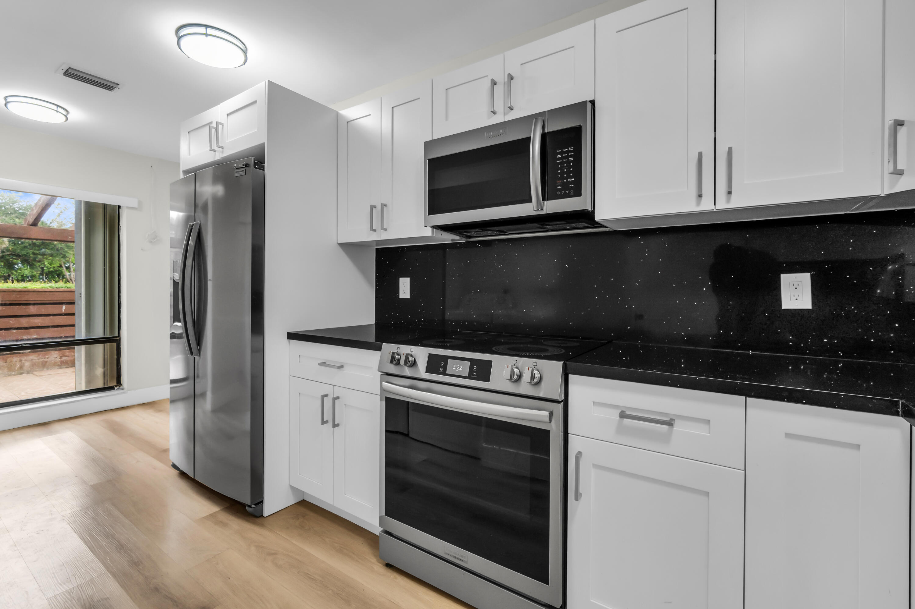 View photos, virtual tours, details... 847 SW 118th Terrace 847
