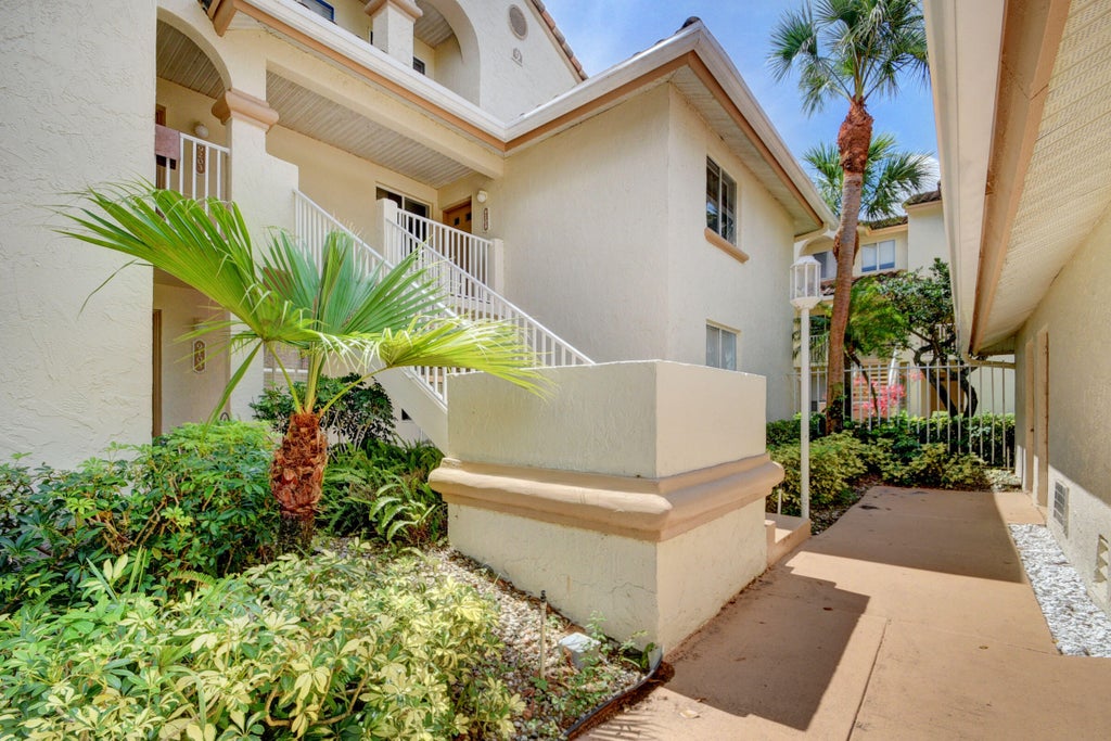 Photo of 9204 Glenmoor Drive, West Palm Beach, FL 33409 (MLS # B26046098)