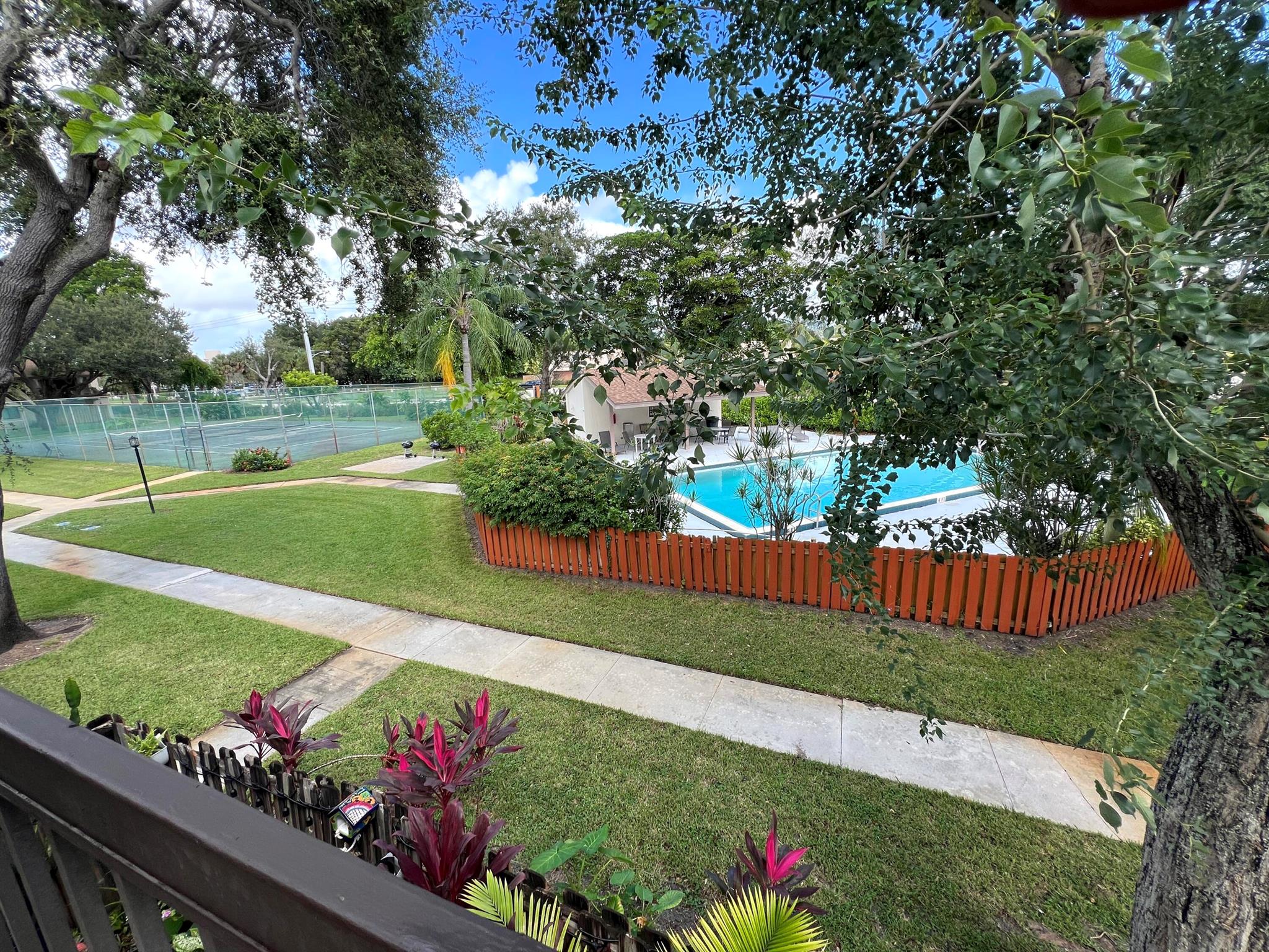 GLENBROOK CONDO - Residential