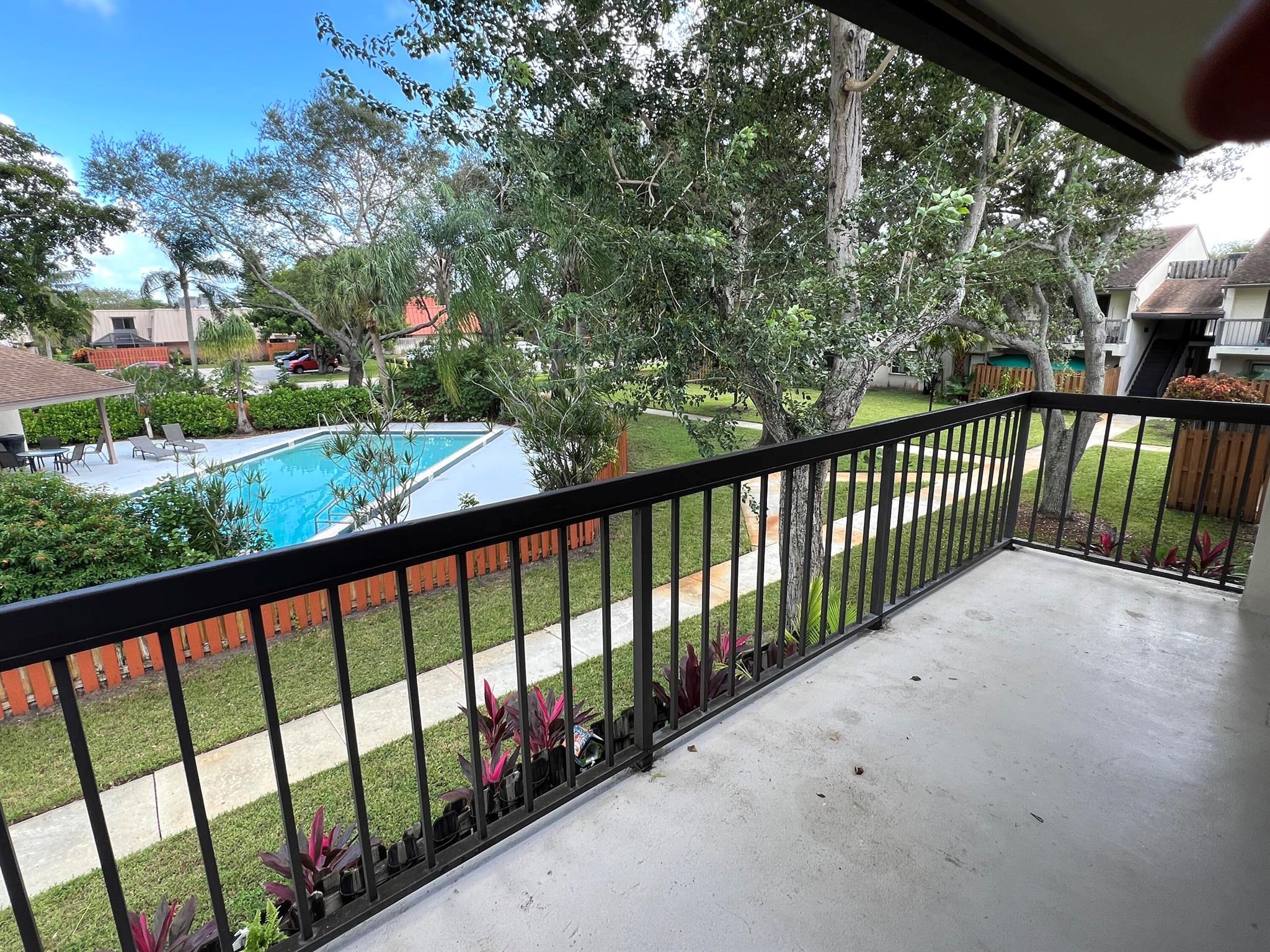 GLENBROOK CONDO - Residential