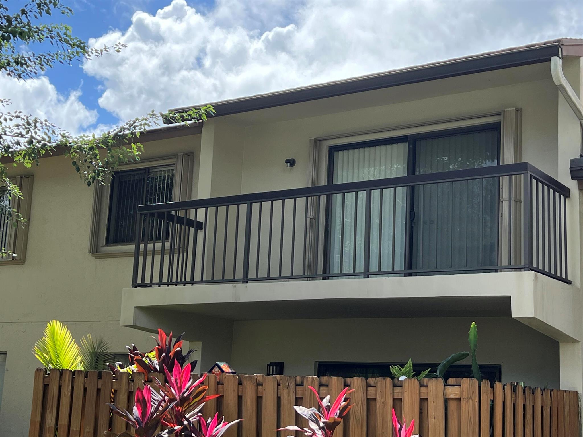 GLENBROOK CONDO - Residential