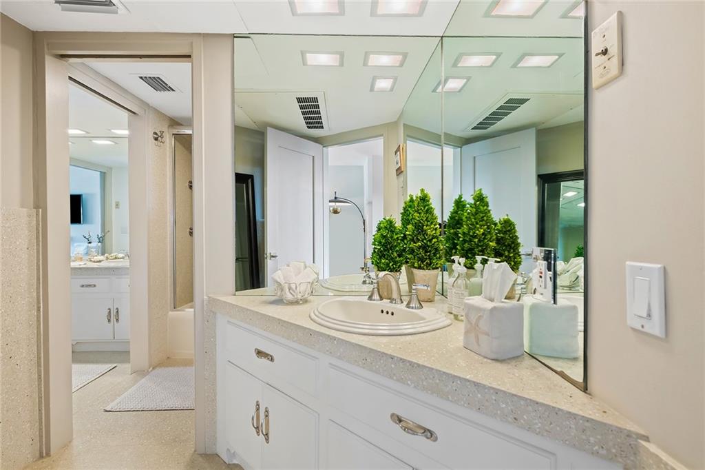 The Four Seasons - Residential