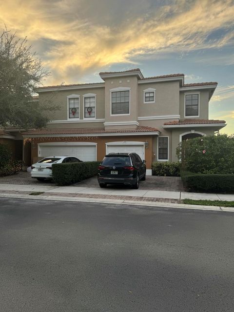 168 W Astor Circle Delray Beach FL 33484