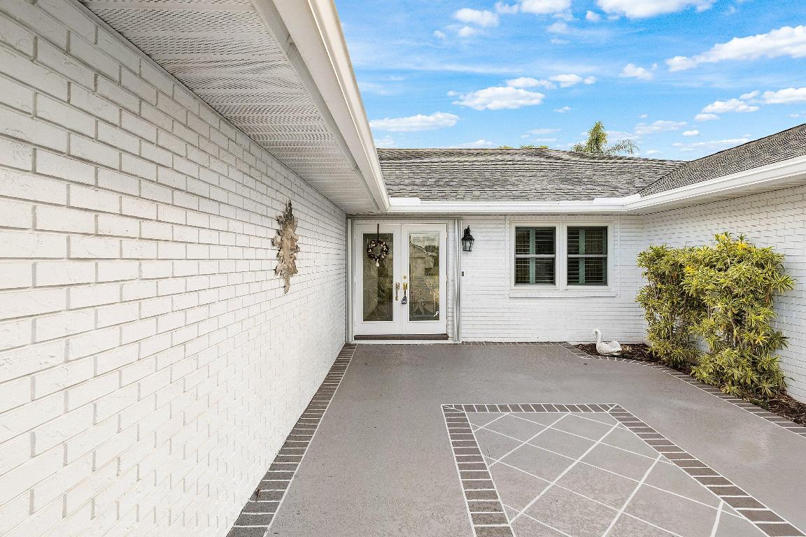 10848 Greentrail Drive S