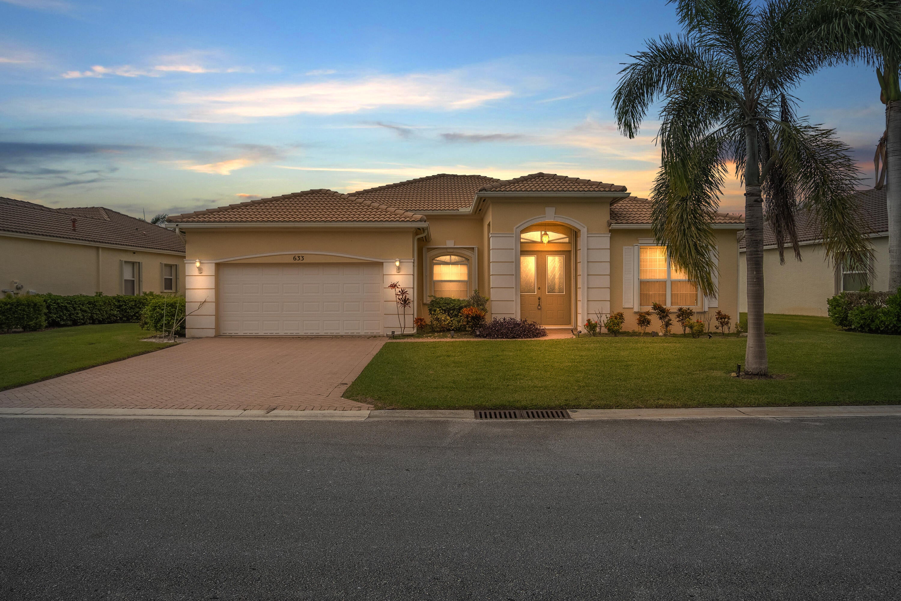 633 SW Long Key Court