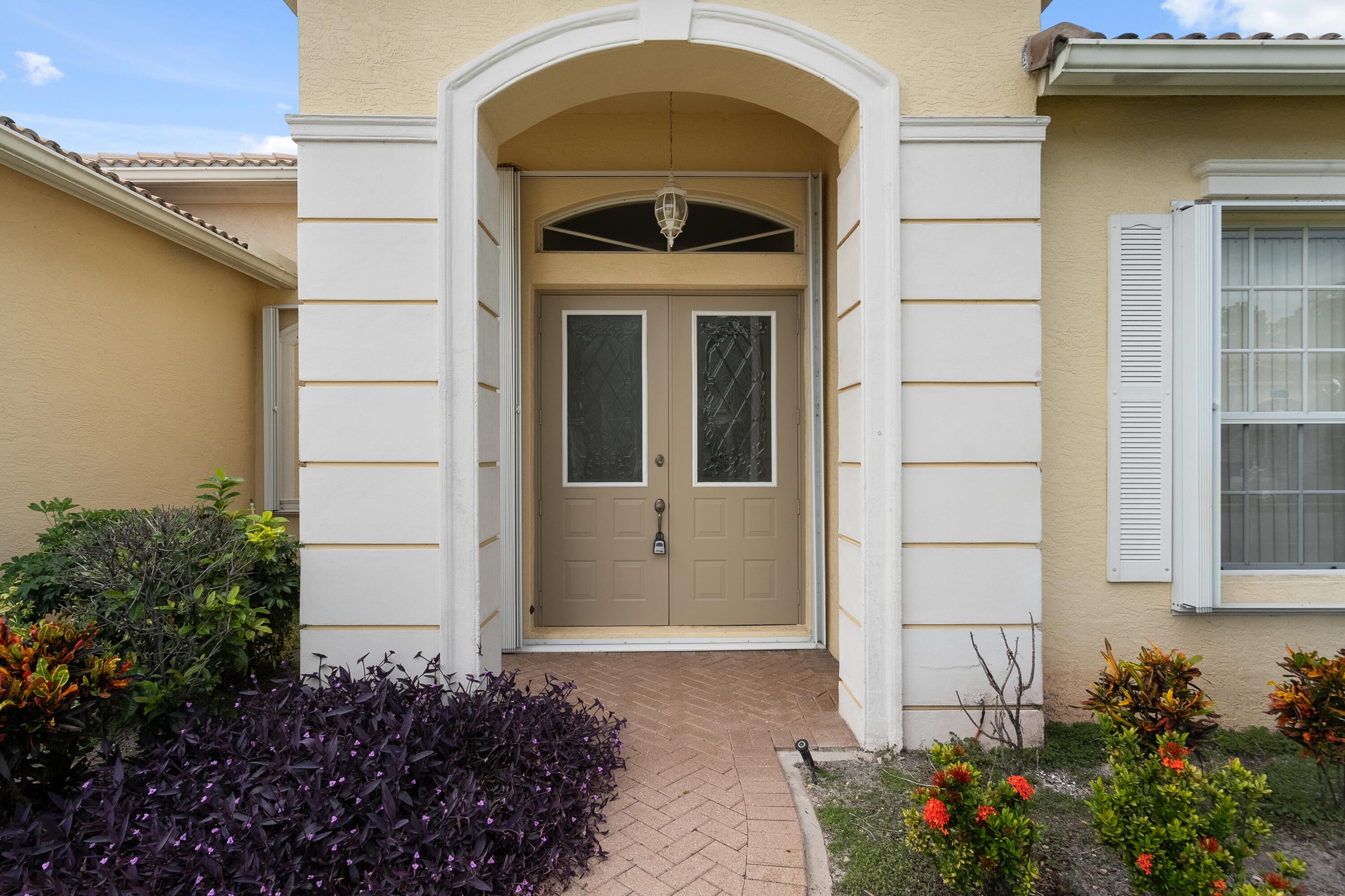 633 SW Long Key Court