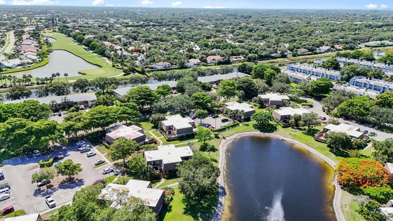 DELRAY OAKS WEST CONDO - Residential