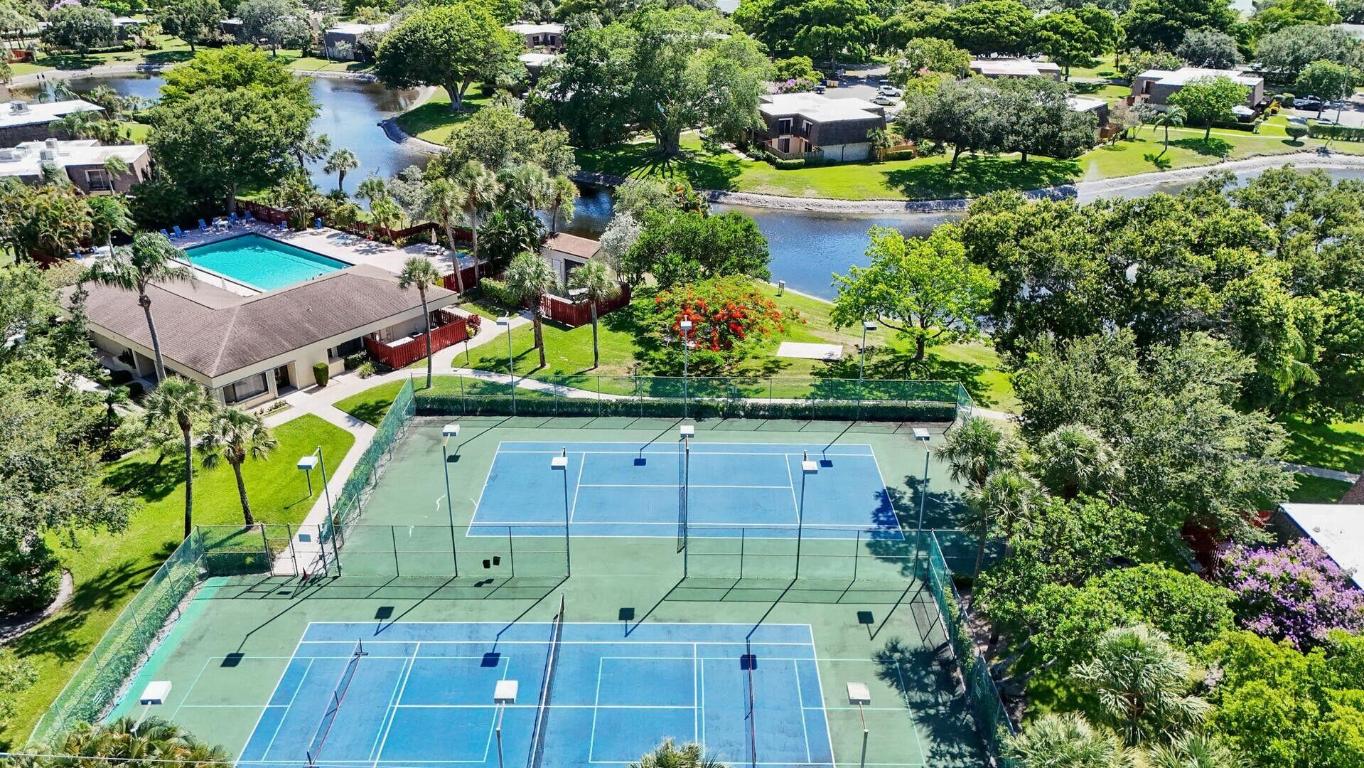 DELRAY OAKS WEST CONDO - Residential
