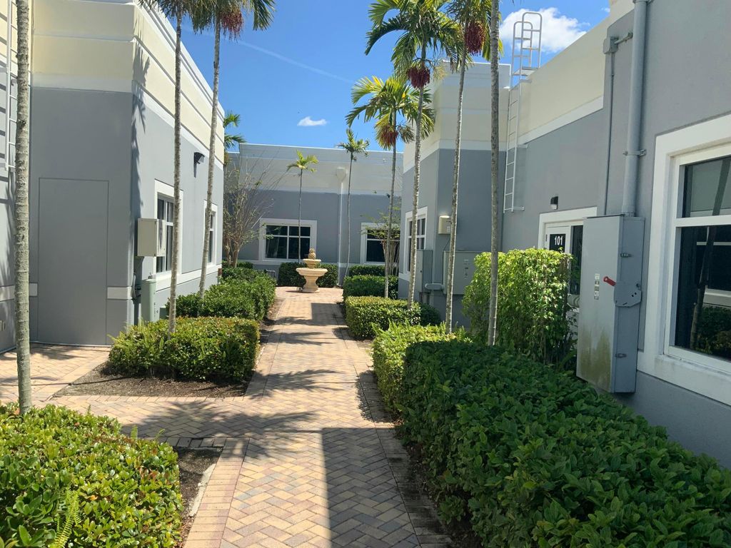 Photo of 544 NW University Blvd #103, Port Saint Lucie, FL 34986 (MLS # R11133806)