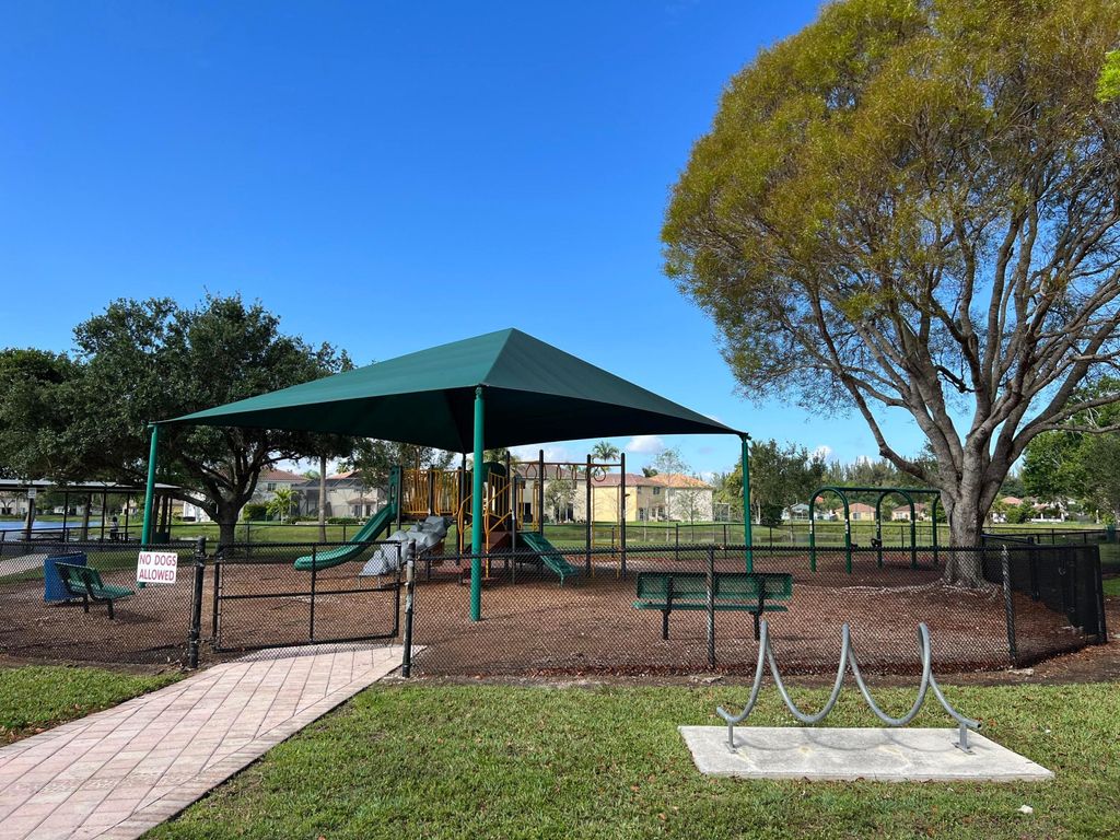 Photo of 20549 SW 1st Street, Pembroke Pines, FL 33029 (MLS # R11001838)