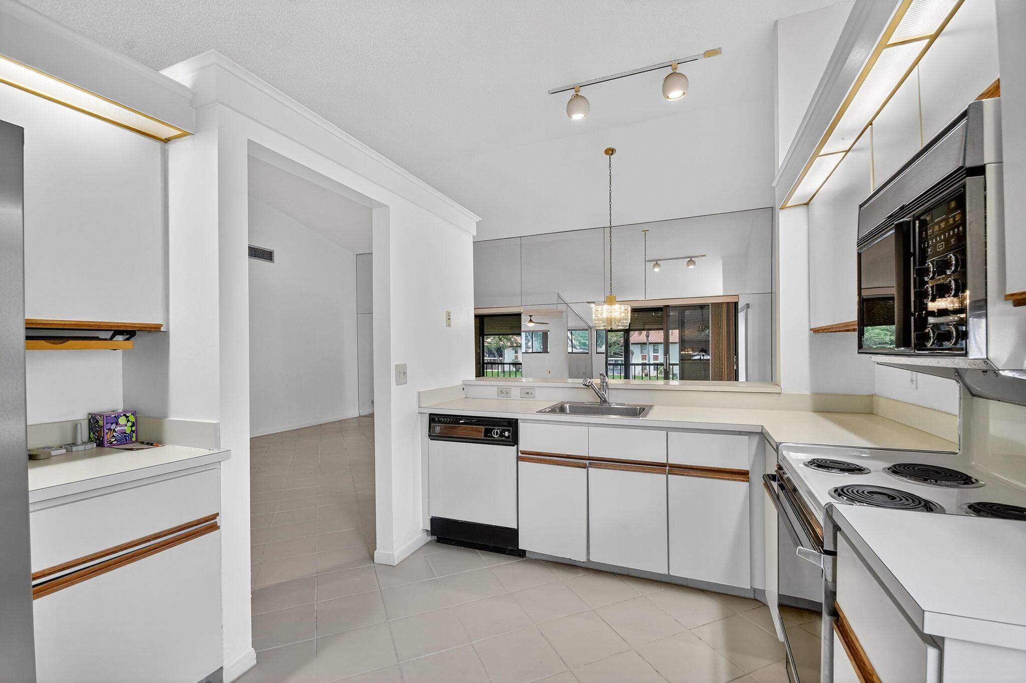 PALM CHASE CONDO - Residential