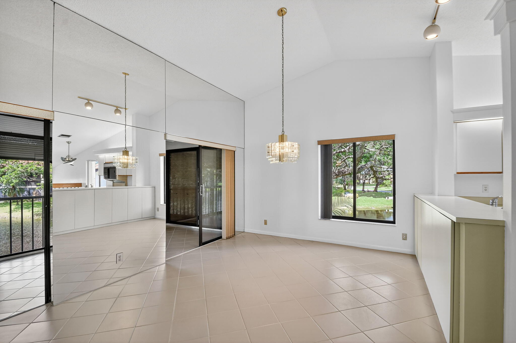 10631 Ocean Palm Way 202