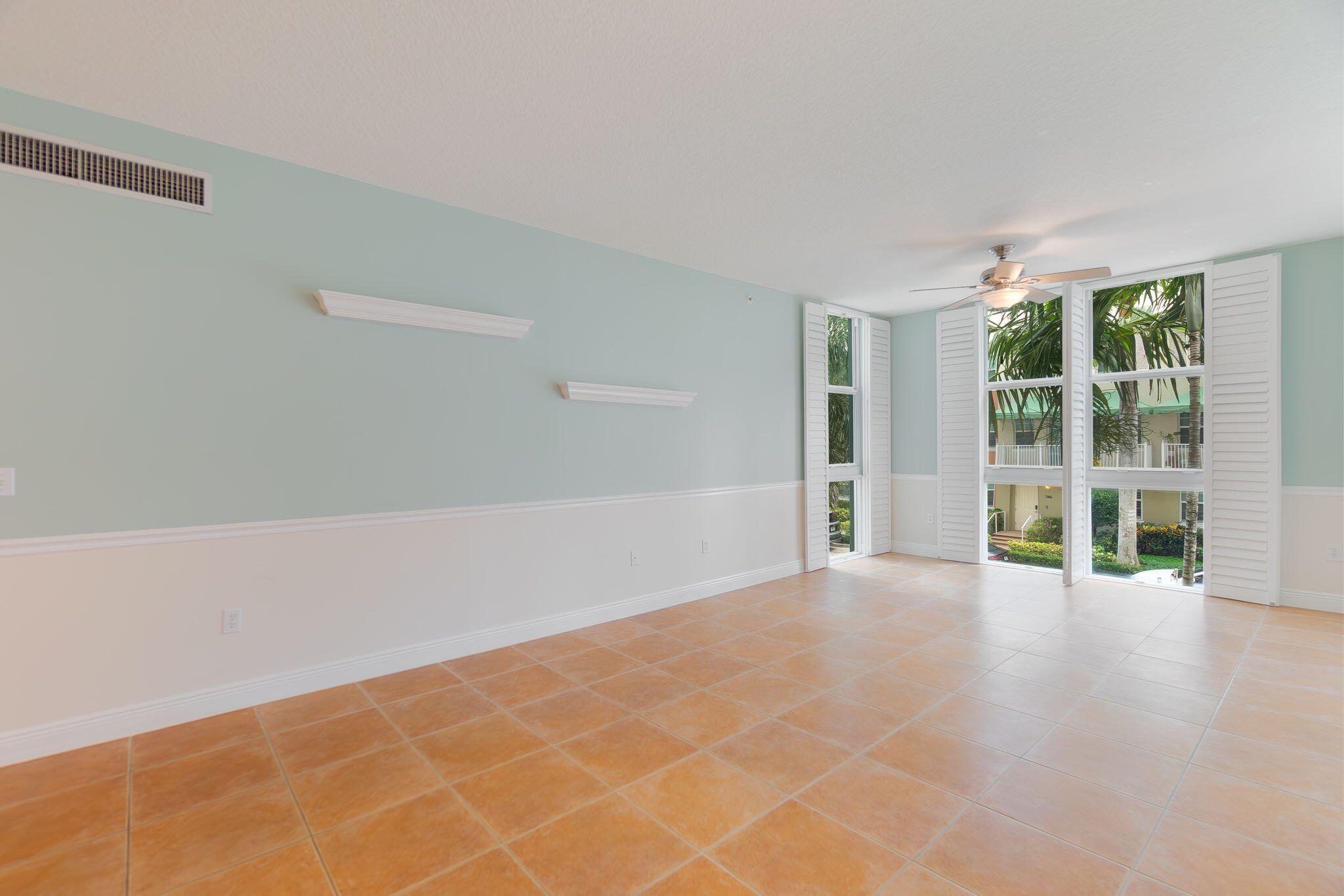 804 E Windward Way 211
