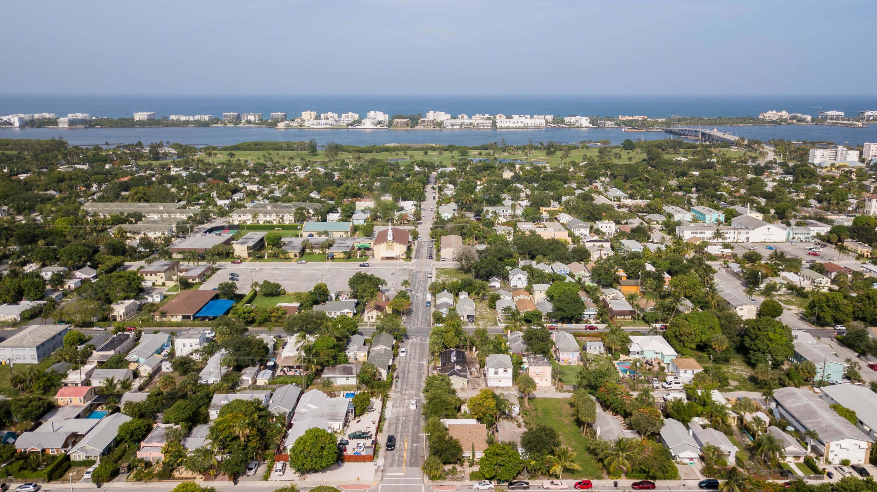 LAKE WORTH TOWN OF - Residential