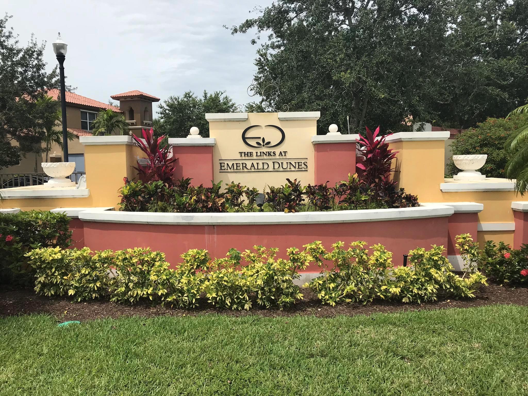 This is a great unit in a very centralized location. Close to restaurants, groceries, entertainment, interstate. The unit includes 3 Bedrooms 3 Baths. One Bedroom and full bathroom downstairs, two rooms upstairs have their own bathrooms. Master Suite has a Balcony which overlooks trees and Golf Course.Unit is located in a gated community..