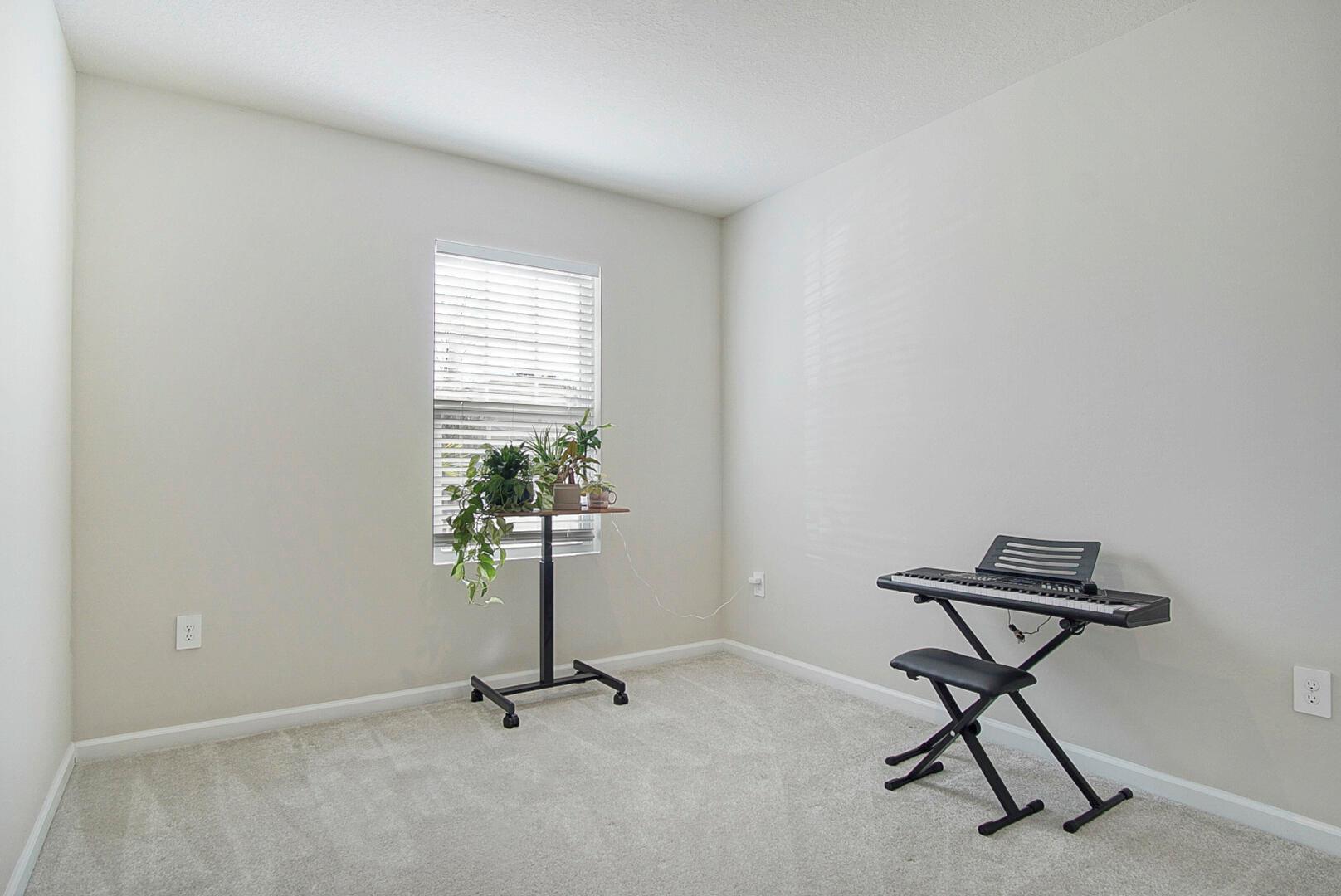 AVALON CROSSING PHASE II - Residential Lease