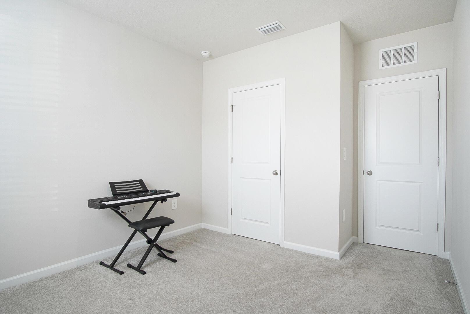 AVALON CROSSING PHASE II - Residential Lease