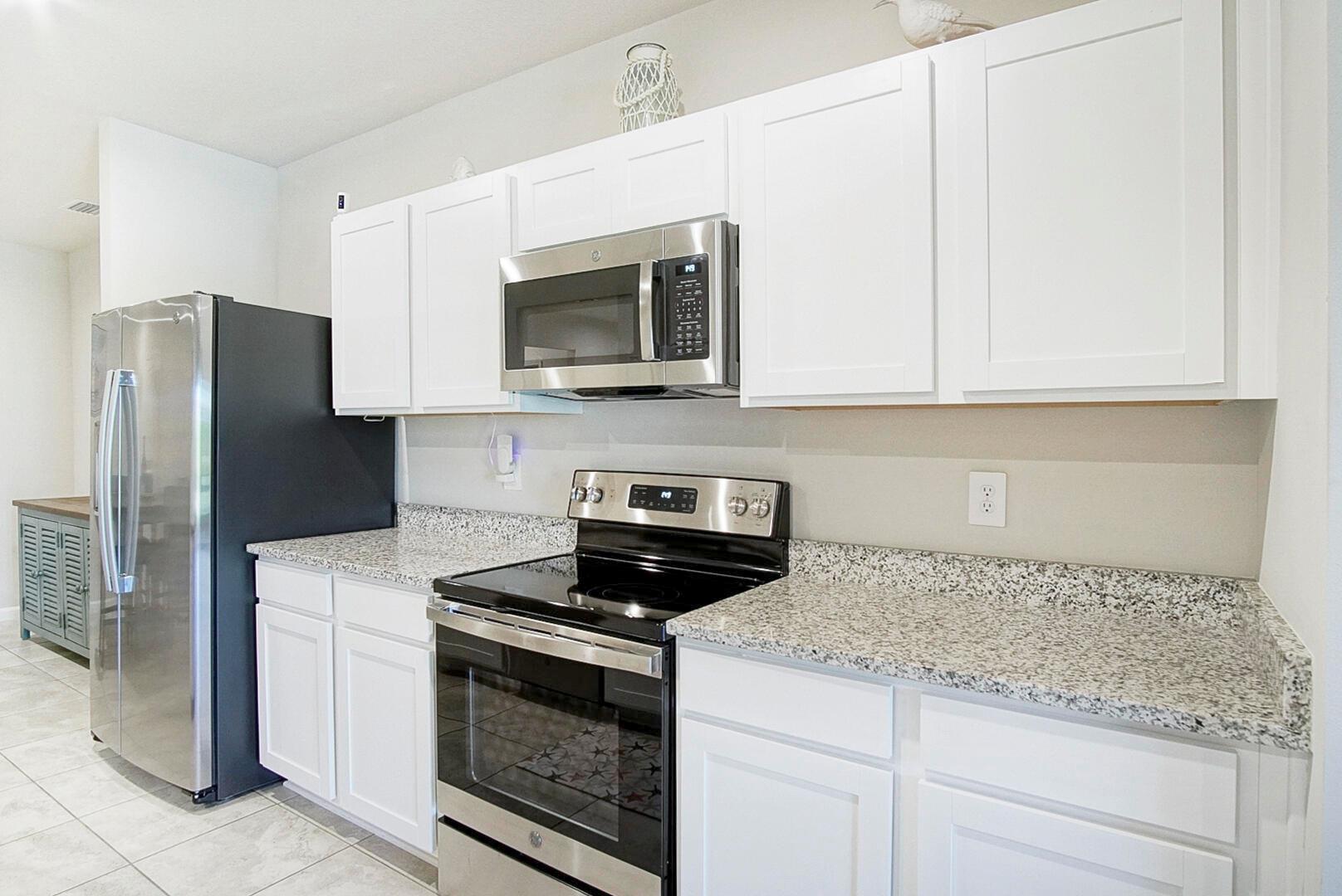 AVALON CROSSING PHASE II - Residential Lease