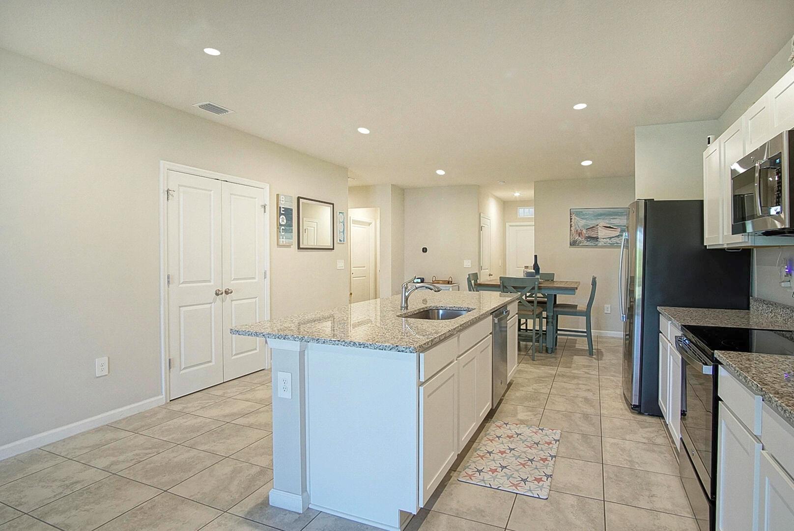 AVALON CROSSING PHASE II - Residential Lease