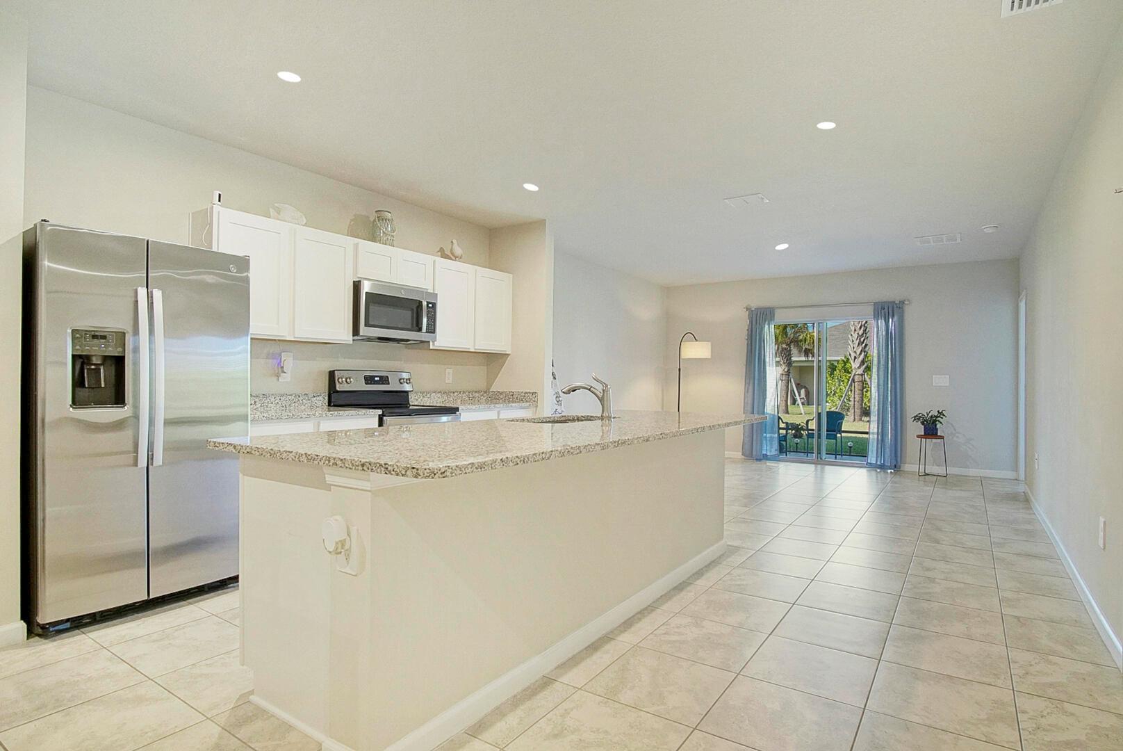 AVALON CROSSING PHASE II - Residential Lease