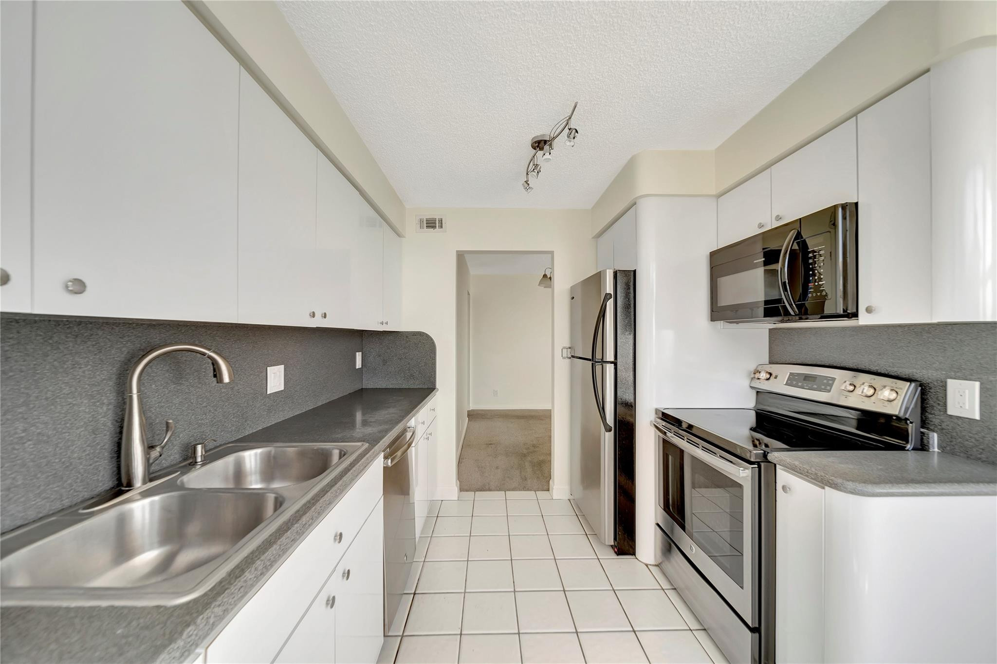 SEA RANCH LAKES NORTH CONDO - Residential Lease