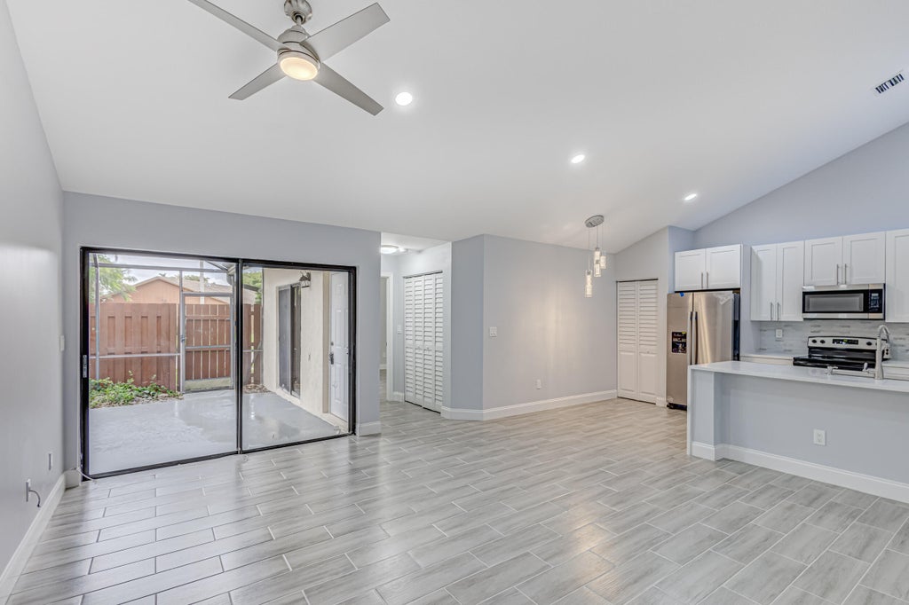 Photo of 1240 SUMMIT PLACE Circle #D, West Palm Beach, FL 33415 (MLS # B26076503)