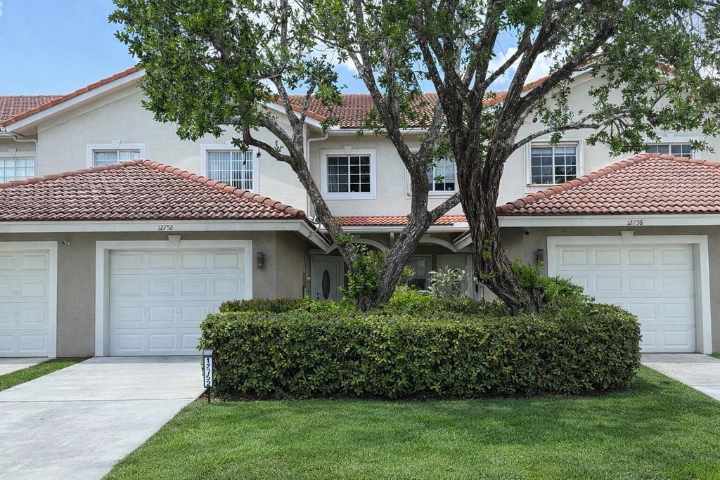 Photo of 12752 Westhampton Circle #12752, Wellington, FL 33414 (MLS # B26009161)