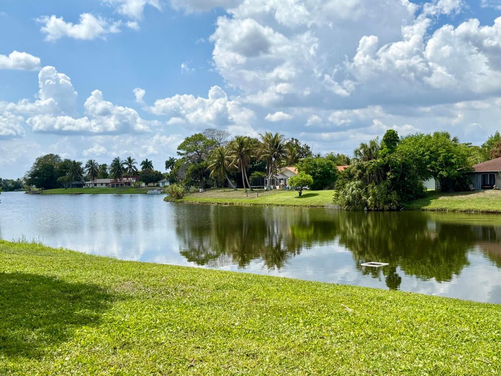 Photo of 12752 Westhampton Circle #12752, Wellington, FL 33414 (MLS # B26009161)