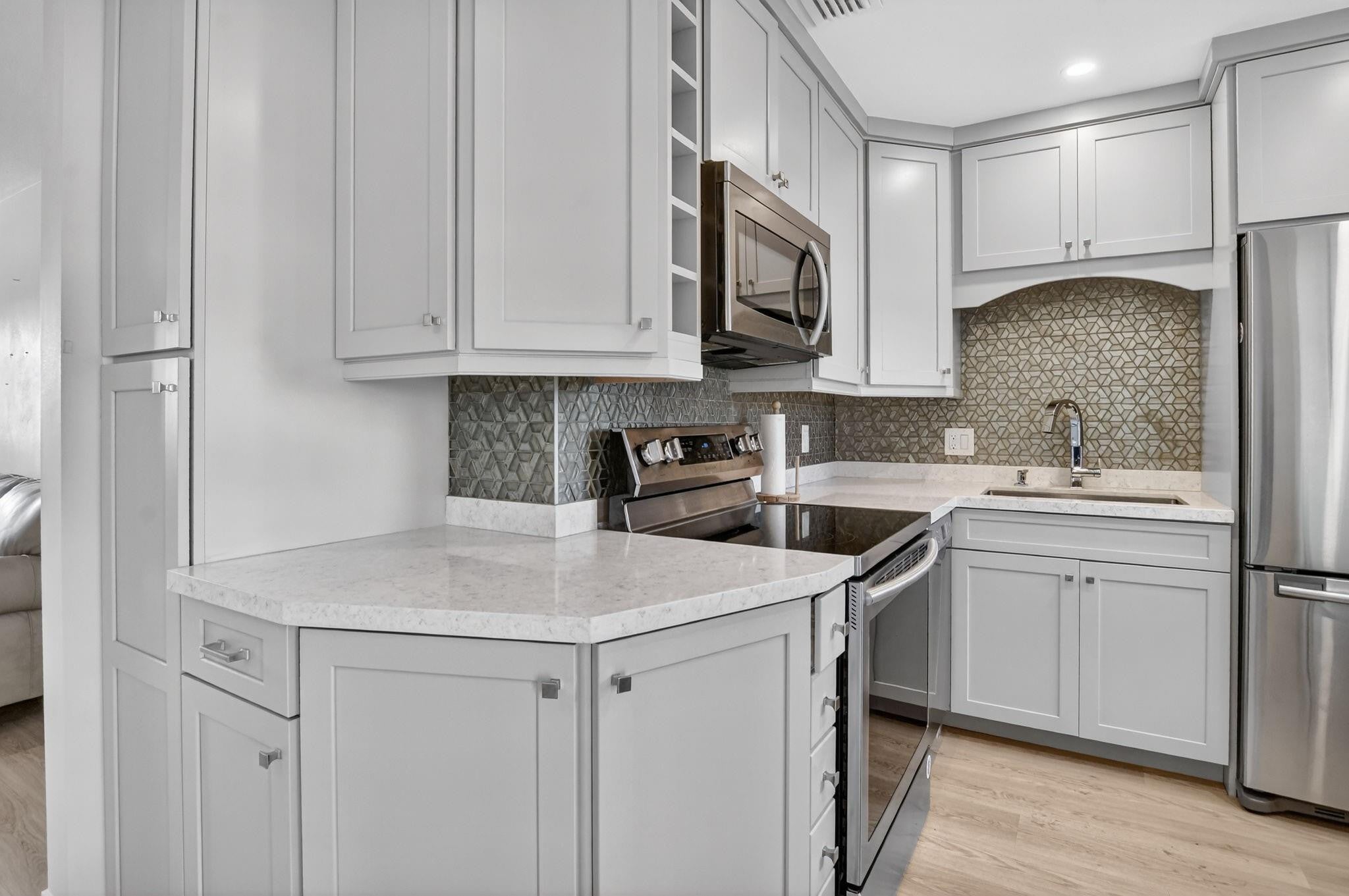 941 CRYSTAL LAKE Drive 311