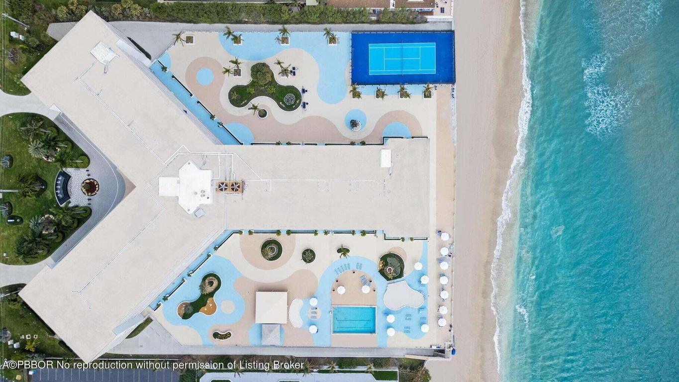 BARCLAY CONDO - Residential