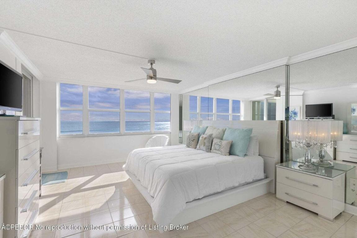 BARCLAY CONDO - Residential