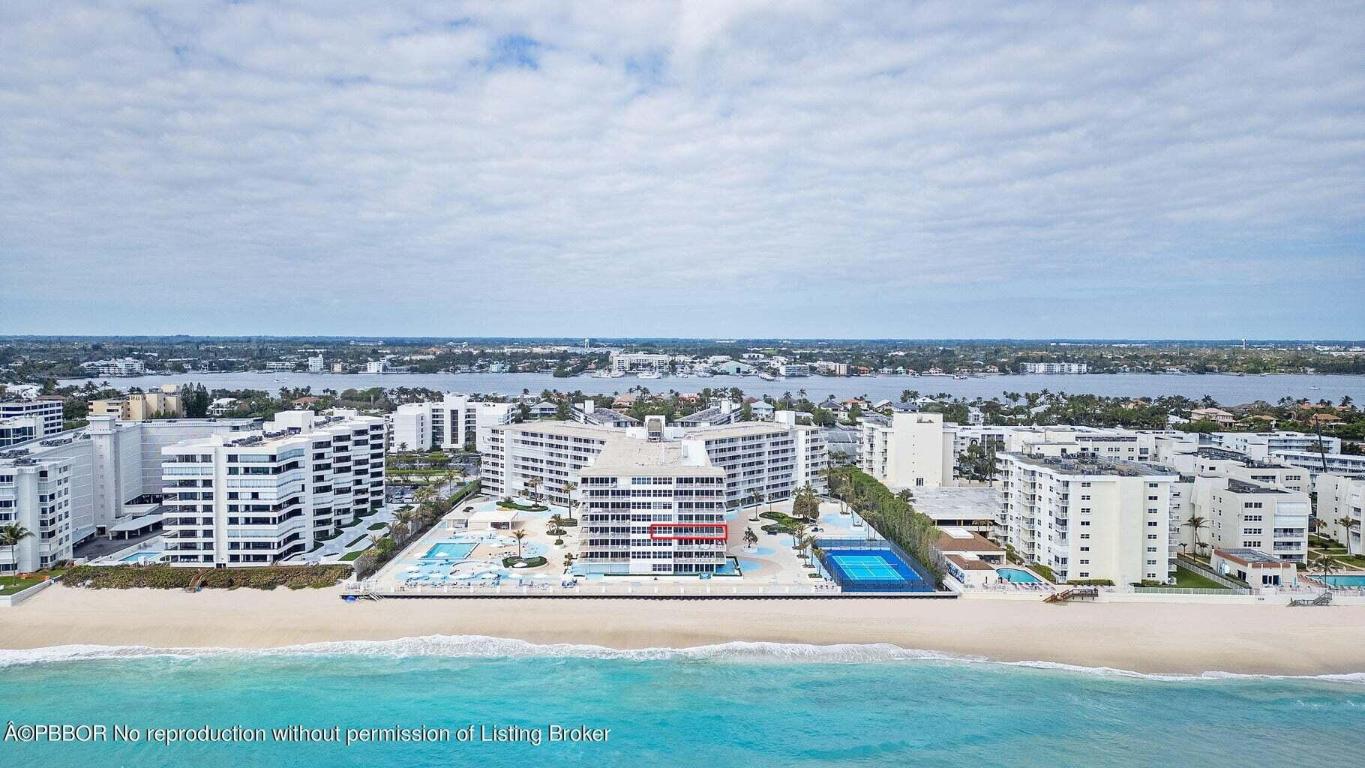 BARCLAY CONDO - Residential