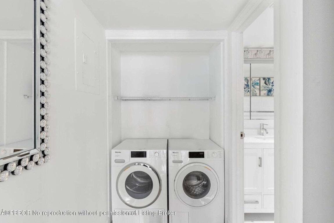 BARCLAY CONDO - Residential