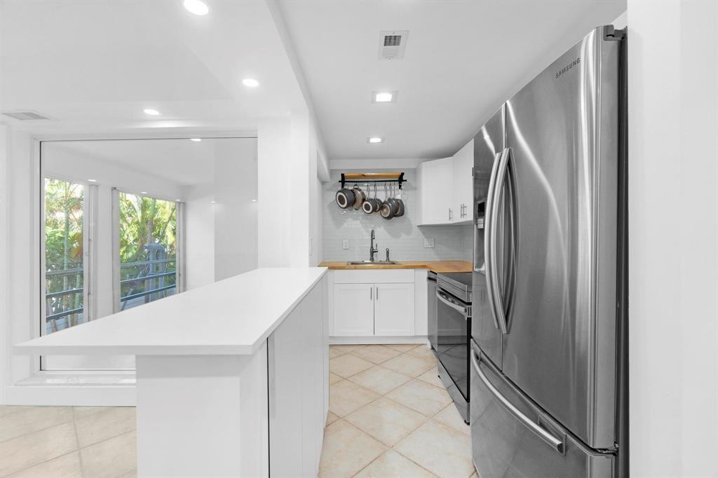 Whittier Towers Apts Asso - Residential Lease