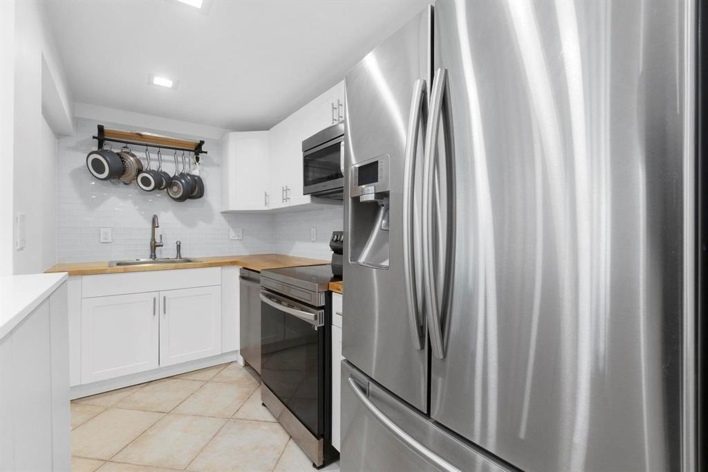 Whittier Towers Apts Asso - Residential Lease