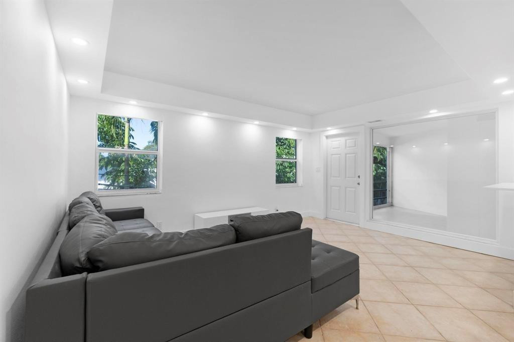 Whittier Towers Apts Asso - Residential Lease