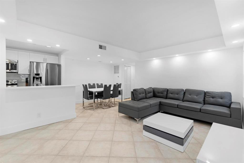 Whittier Towers Apts Asso - Residential Lease