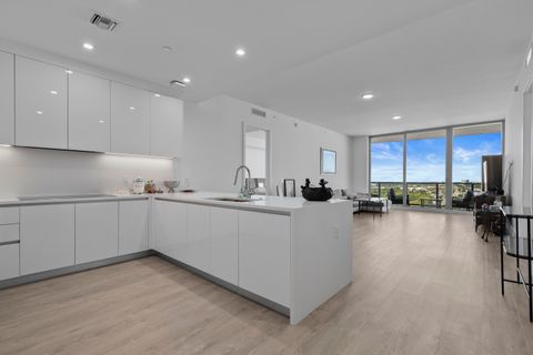 220 Lake Shore Drive 1913 Lake Park FL 33403