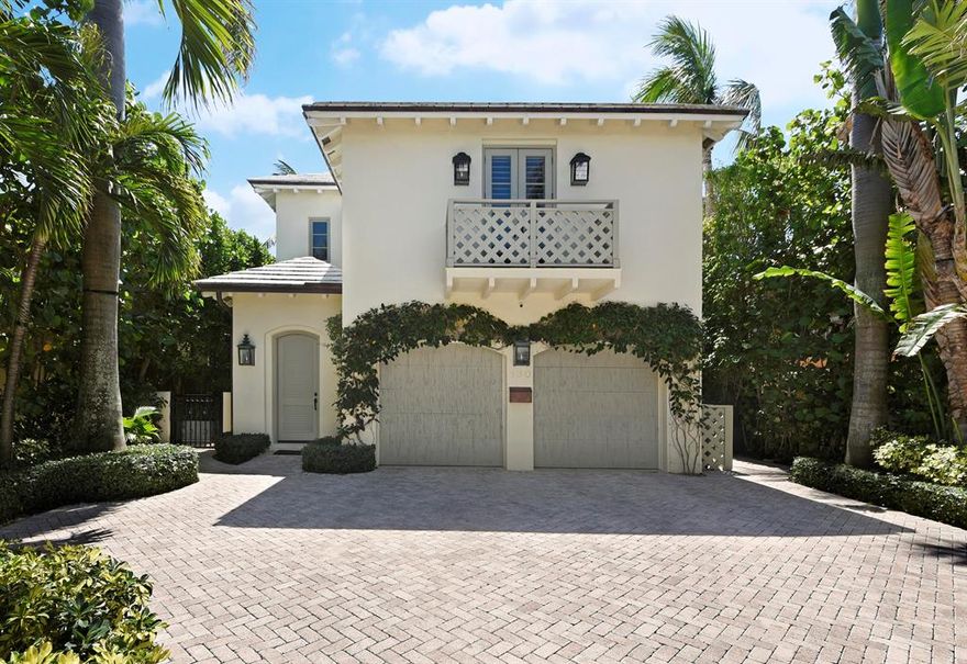 Gracious 4 Bedroom, 3.1 Bathroom Home in the most Idyllic Midtown Location. Just three properties from the Ocean, this 2003 constructed home features light-filled rooms, generous ceiling heights,
gourmet kitchen, oversized balconies, ideal outdoor entertaining space, pool, and air-conditioned two car garage. This home is truly in the heart of all the restaurants, stores, and activities of the Town.
The home is easily maintained and perfect for a buyer who wants to enjoy the Palm Beach lifestyle  without the headache.