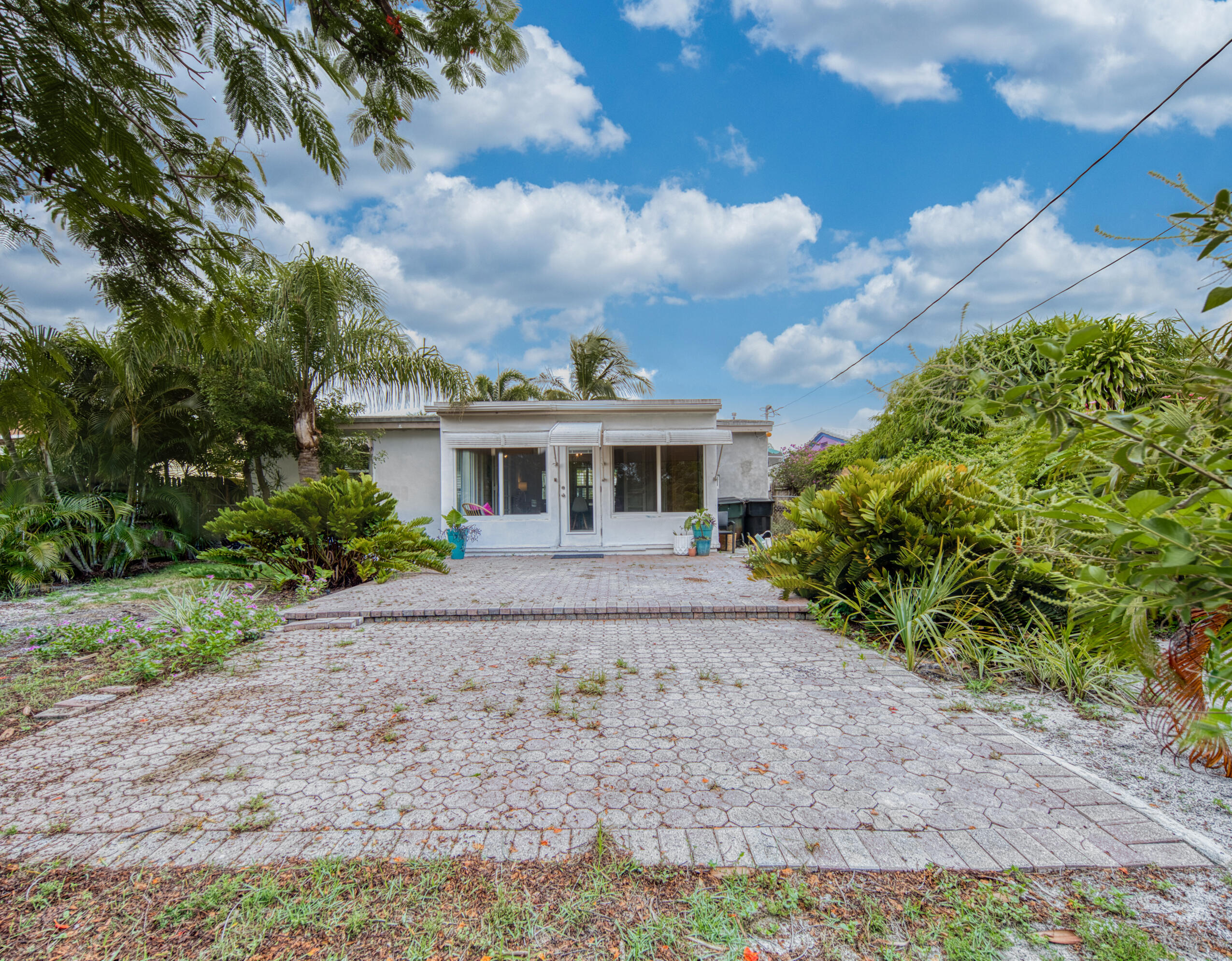 LAKE WORTH TOWN OF - Residential Lease