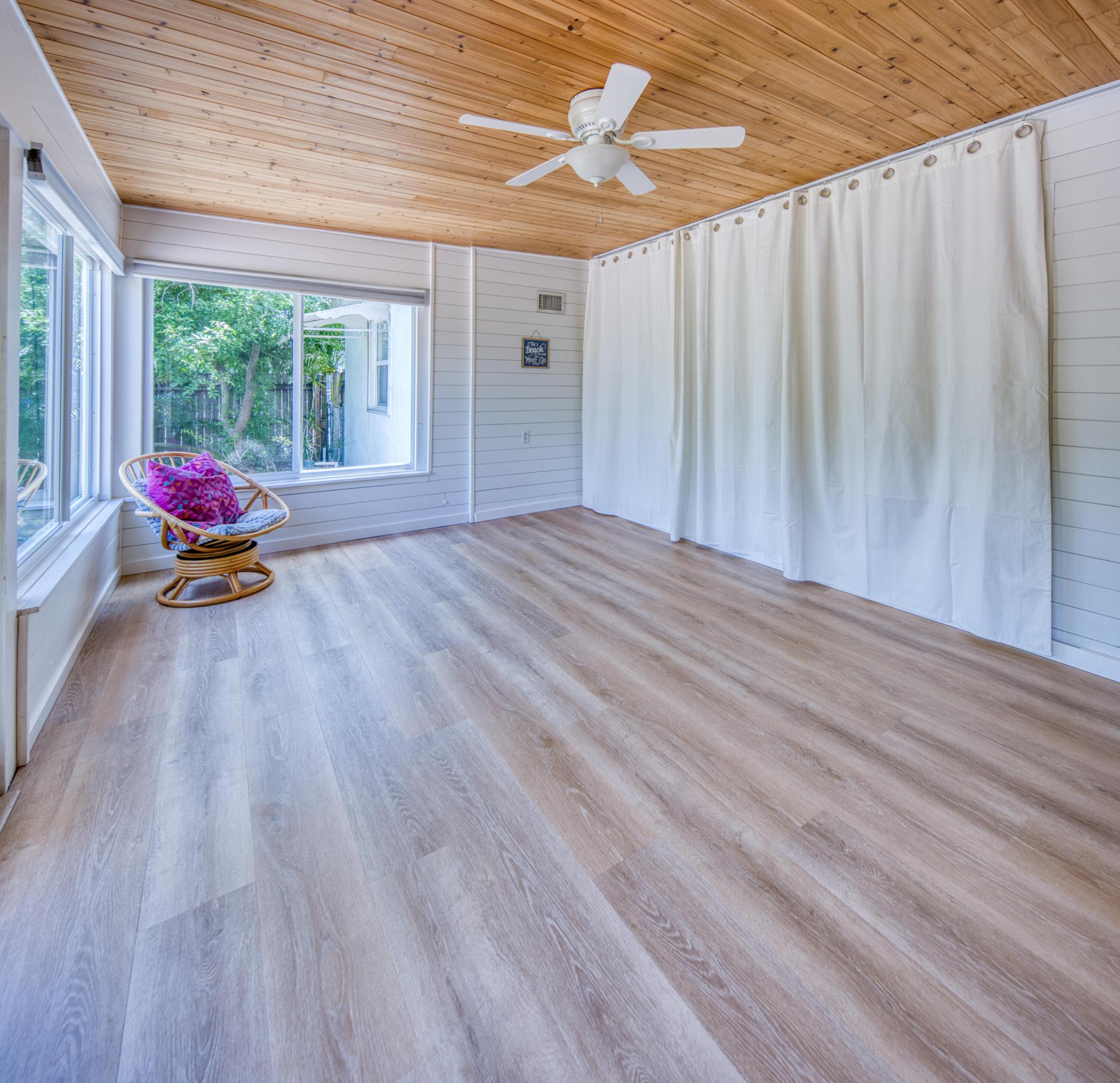 LAKE WORTH TOWN OF - Residential Lease